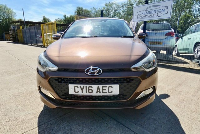 Hyundai I20 2016 1.2 Blue Drive Se Hatchback Brown #2