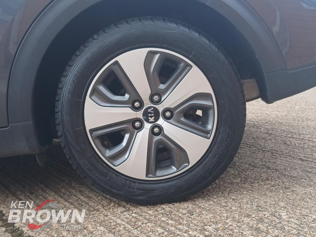 Kia Niro Hybrid White #10