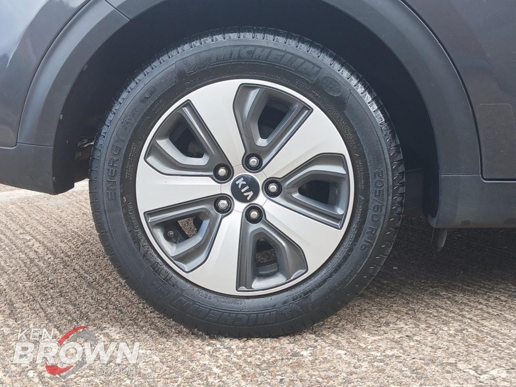 Kia Niro Hybrid White #11