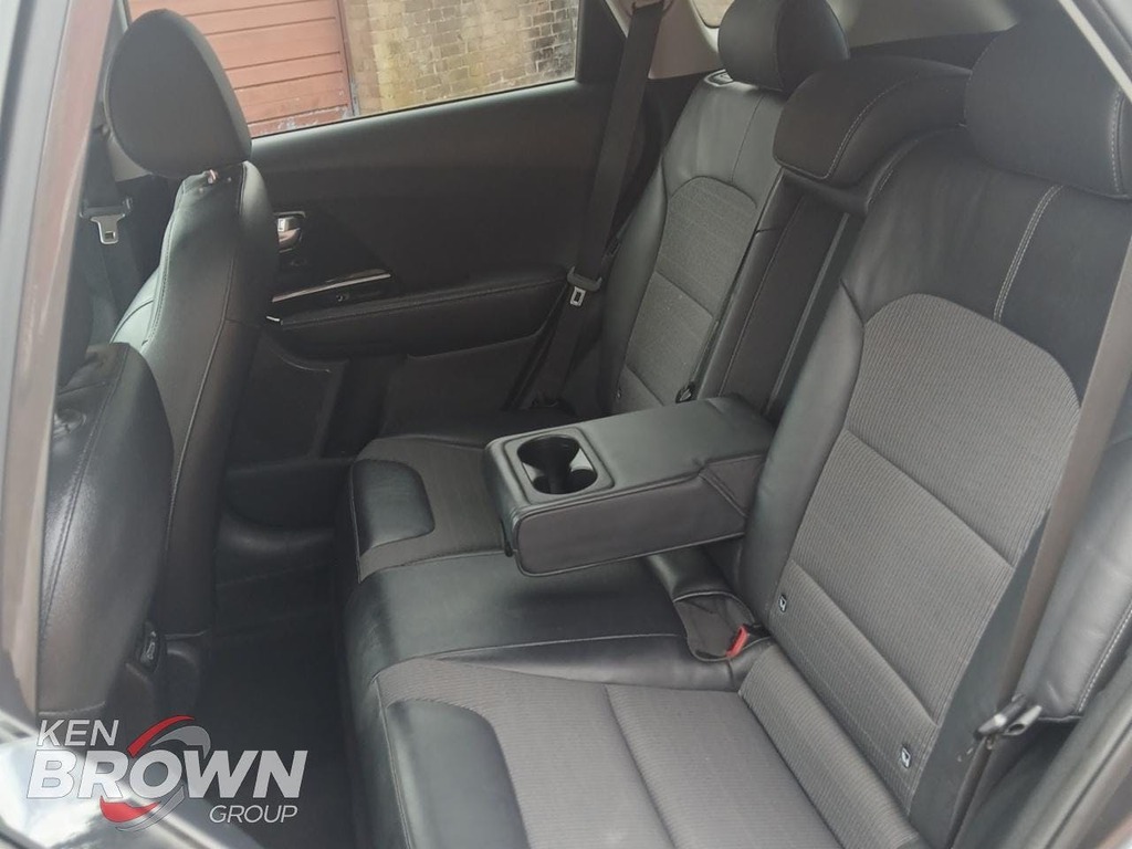 Kia Niro Hybrid White #16