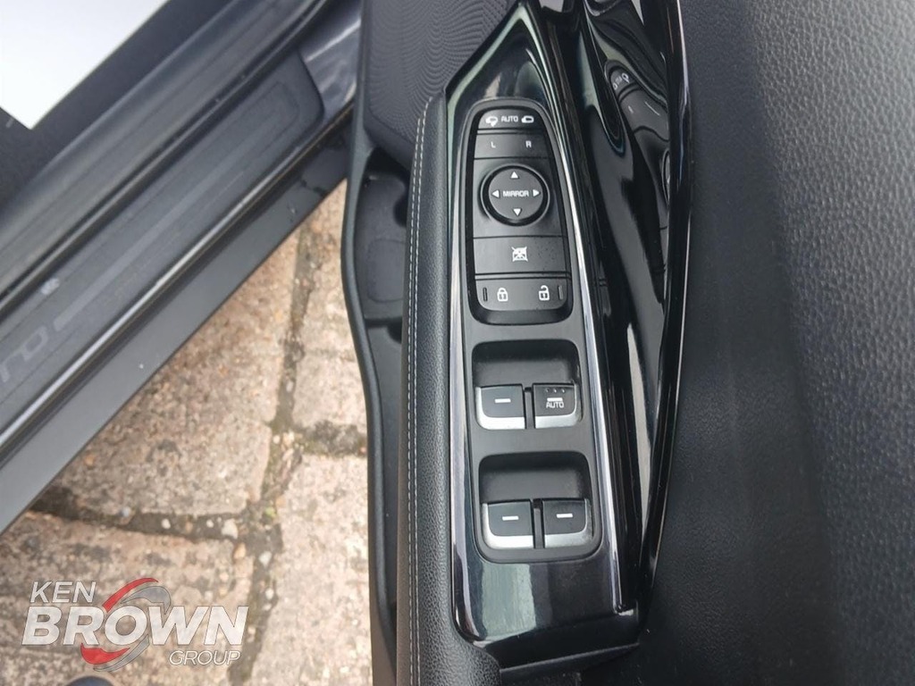 Kia Niro Hybrid White #19