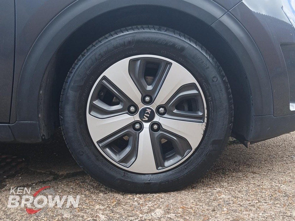 Kia Niro Hybrid White #9