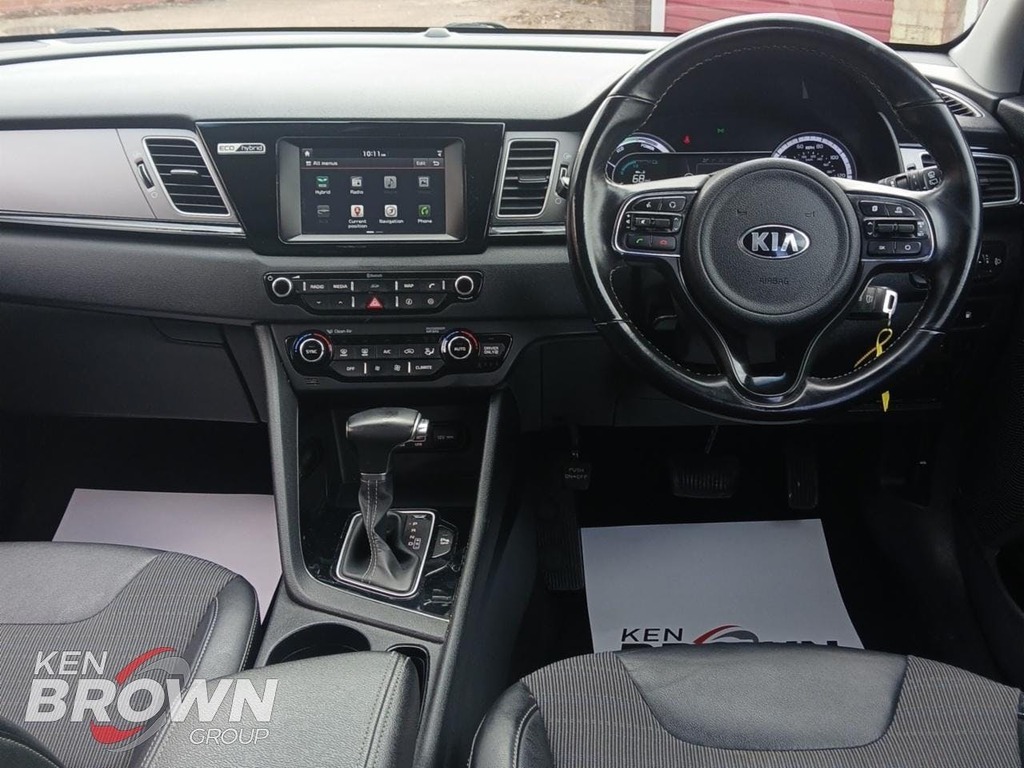 Kia Niro Hybrid White #15