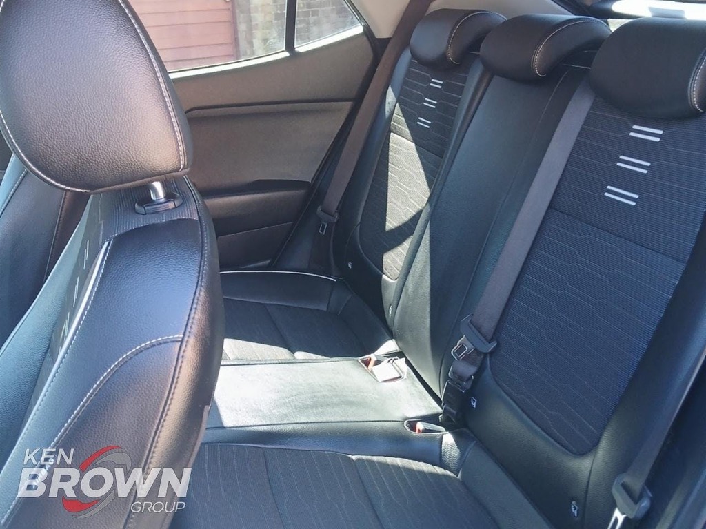 Kia Stonic 1L Connect White #15