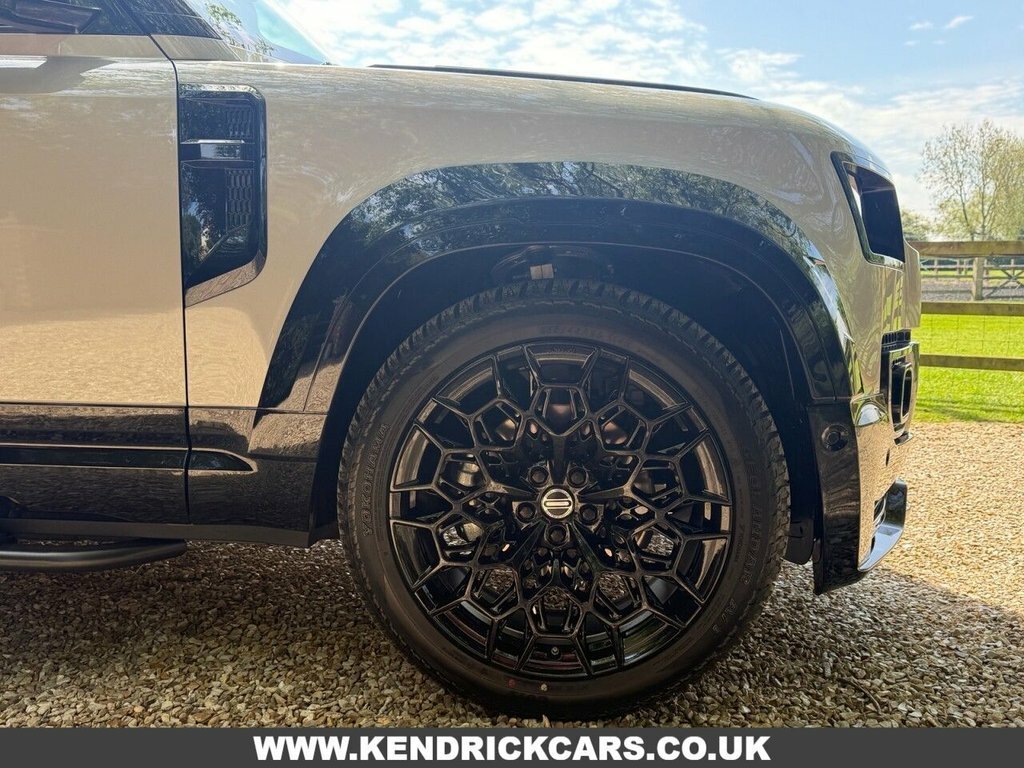 Land Rover Defender 110 Suv SK26QQQ Grey #3