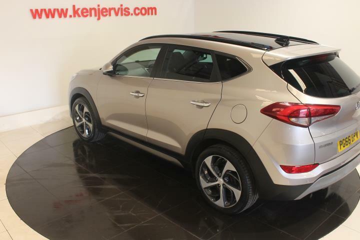 Hyundai Tucson 2.0 Crdi Premium Se Suv 4Wd Euro 6 PG66BPV White #4
