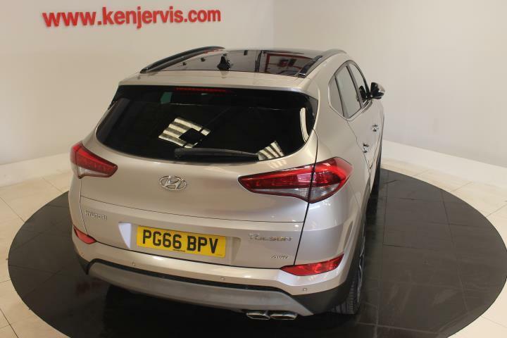 Hyundai Tucson 2.0 Crdi Premium Se Suv 4Wd Euro 6 PG66BPV White #6