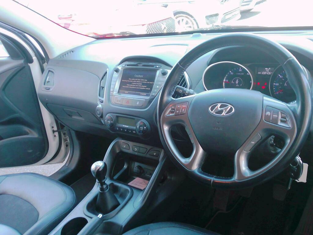 Hyundai Ix35  White #14