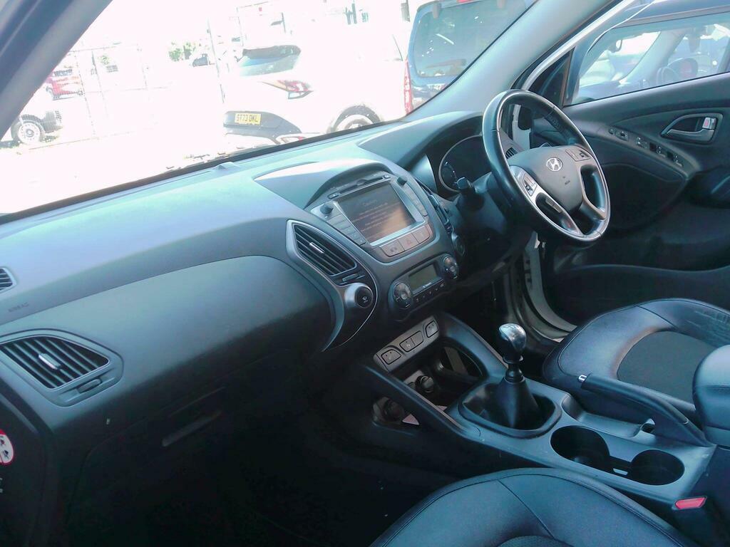 Hyundai Ix35  White #15