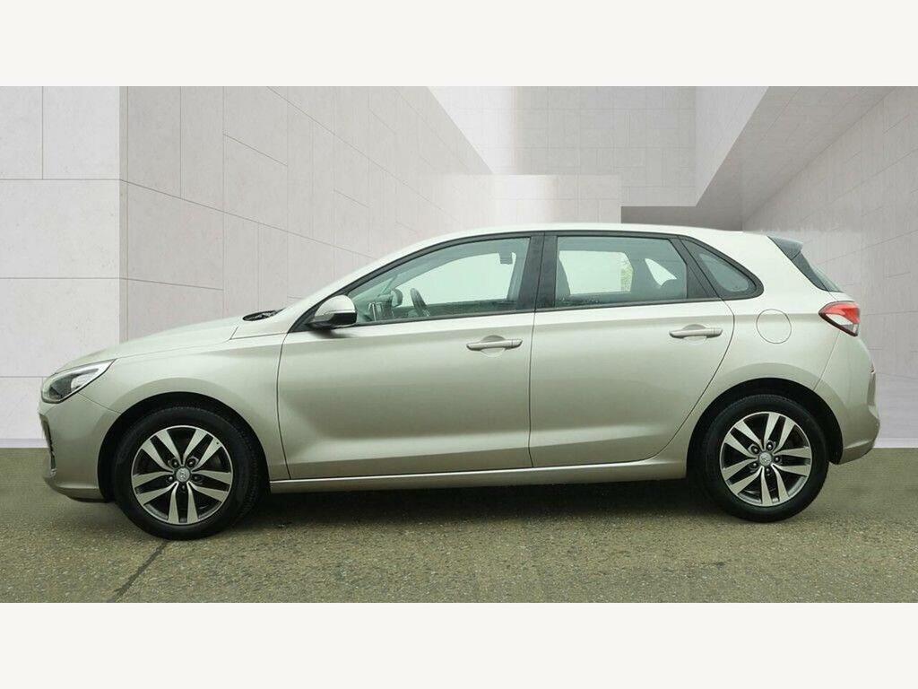 Hyundai I30 1.6 Crdi Blue Drive Se Nav Dct Euro 6 Ss White #3