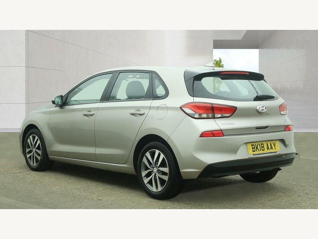Hyundai I30 1.6 Crdi Blue Drive Se Nav Dct Euro 6 Ss White #2