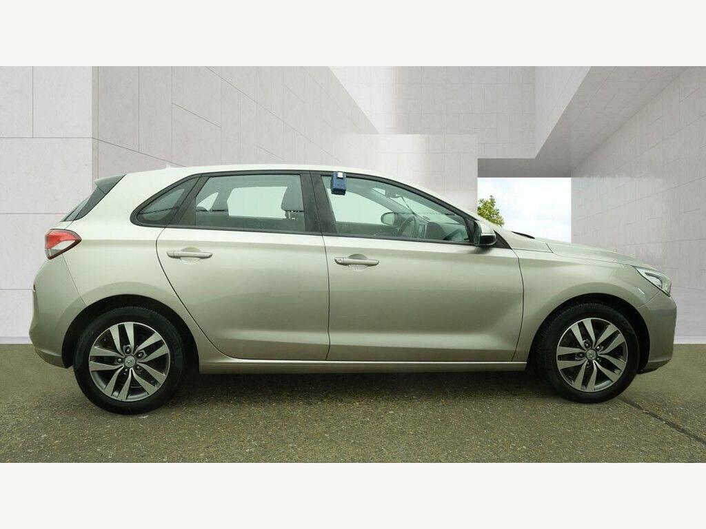 Hyundai I30 1.6 Crdi Blue Drive Se Nav Dct Euro 6 Ss White #4
