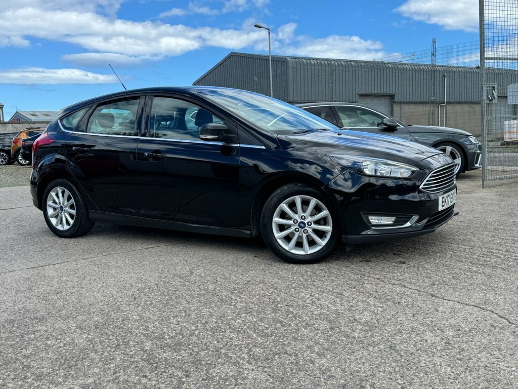 Ford Focus 1L Titanium Black #4