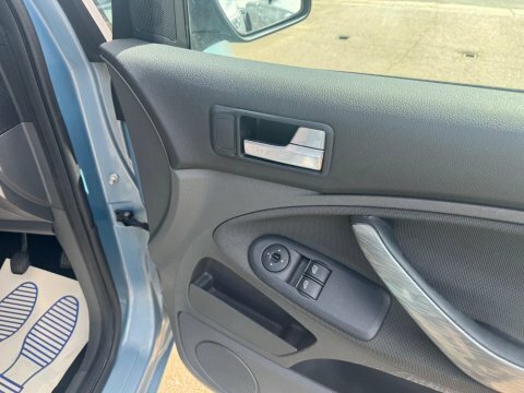 Ford C-Max C-max Titanium Td 136 Blue #9