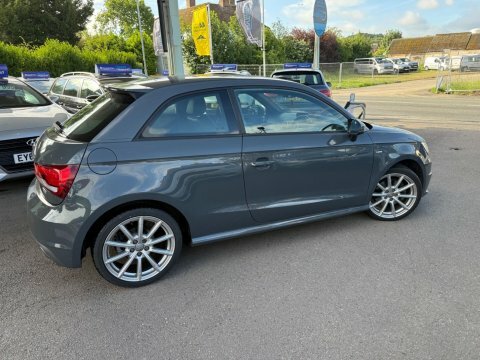 Audi A1 1.4 Tfsi S KF15TGE #3