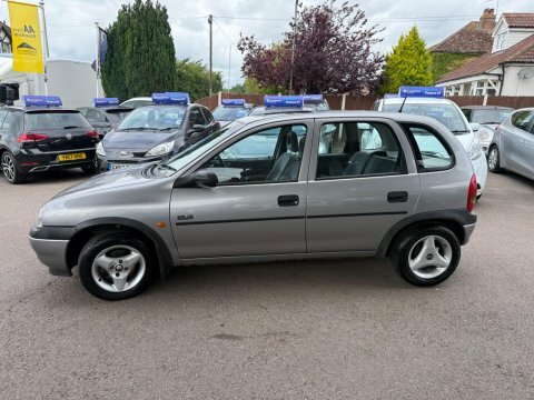 Vauxhall Corsa 1.2 Gls R439AGY #5