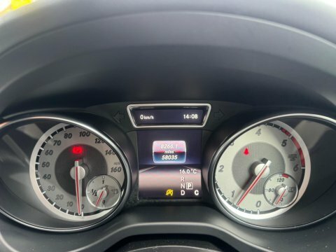 Mercedes-Benz GLA Class D Amg Line White #17
