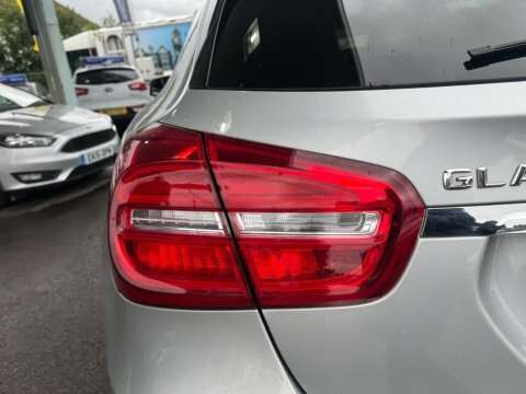 Mercedes-Benz GLA Class D Amg Line White #10