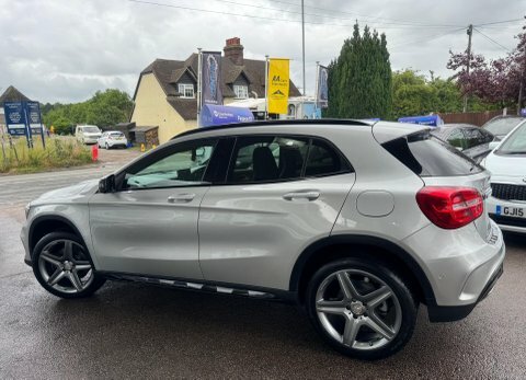 Mercedes-Benz GLA Class 2.1 Gla220d Amg  #4