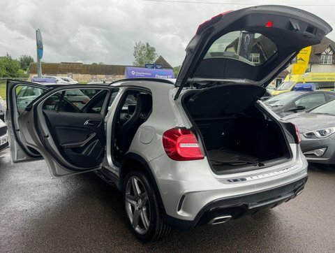 Mercedes-Benz GLA Class D Amg Line White #29