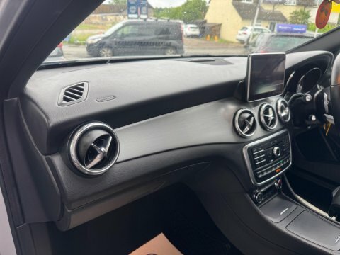 Mercedes-Benz GLA Class D Amg Line White #28