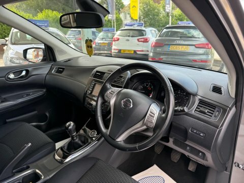 Nissan Pulsar 1.2 Dig-t Acenta Hatchback Red #17