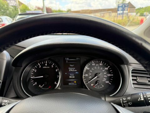 Nissan Pulsar 1.2 Dig-t Acenta Hatchback Red #32