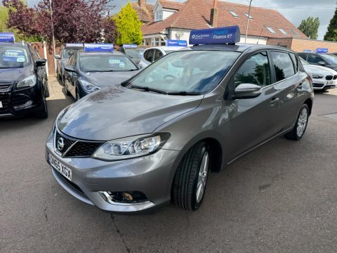 Nissan Pulsar 1.2 Dig-t Acenta Hatchback Red #8