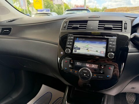 Nissan Pulsar 1.2 Dig-t Acenta Hatchback Red #29