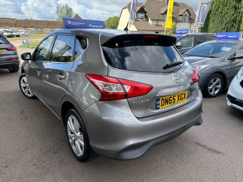 Nissan Pulsar 1.2 Dig-t Acenta Hatchback Red #9