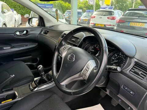 Nissan Pulsar 1.2 Dig-t Acenta Hatchback Red #18