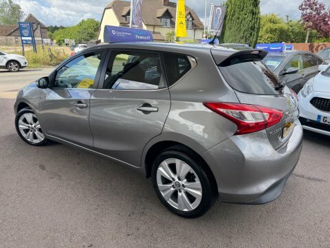 Nissan Pulsar 1.2 Dig-t Acenta Hatchback Red #10