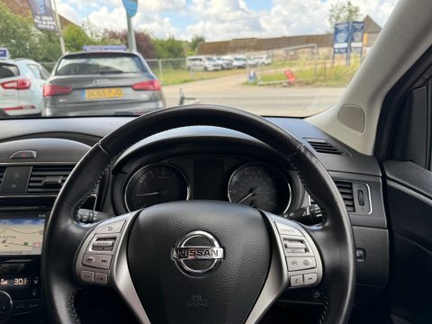 Nissan Pulsar 1.2 Dig-t Acenta Hatchback Red #35