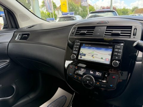 Nissan Pulsar 1.2 Dig-t Acenta Hatchback Red #28