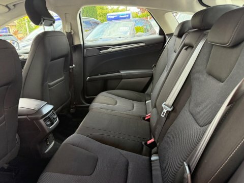 Ford Mondeo Titanium Tdci Red #19
