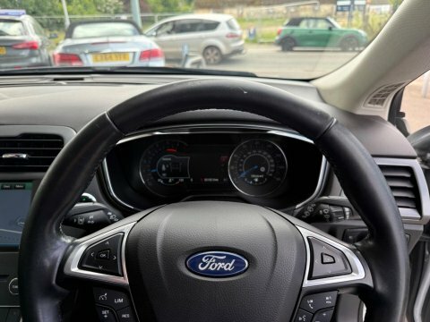 Ford Mondeo Titanium Tdci Red #32