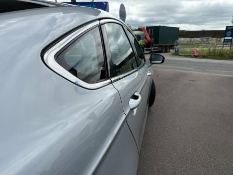 Ford Mondeo Titanium Tdci Red #29