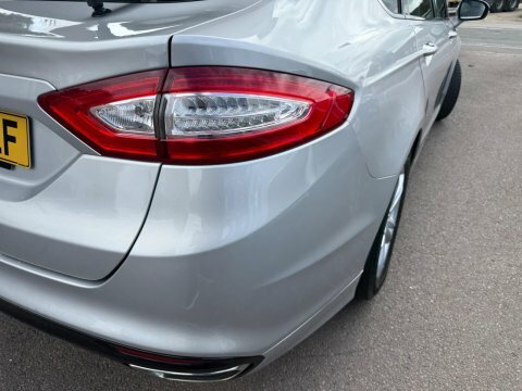 Ford Mondeo Titanium Tdci Red #33
