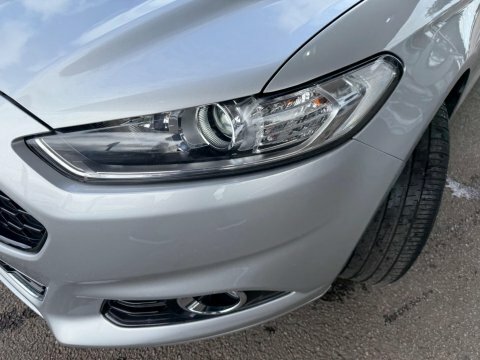 Ford Mondeo Titanium Tdci Red #34