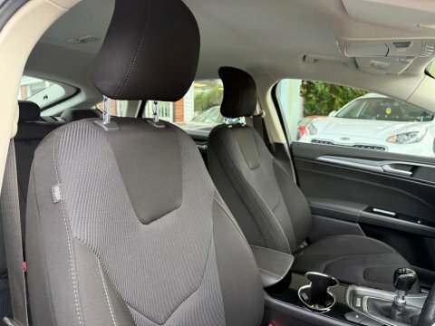 Ford Mondeo Titanium Tdci Red #16
