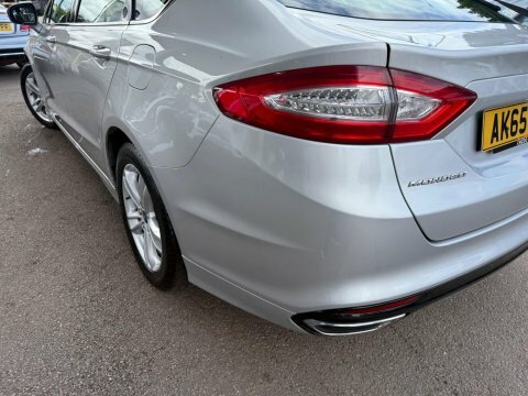 Ford Mondeo Titanium Tdci Red #35