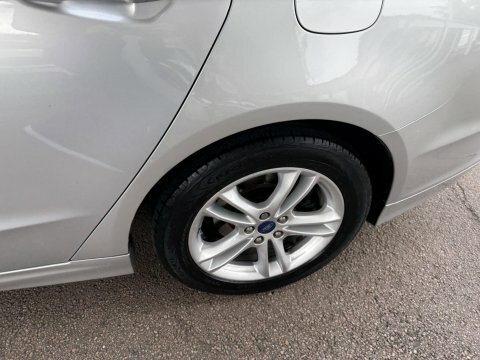 Ford Mondeo Titanium Tdci Red #24