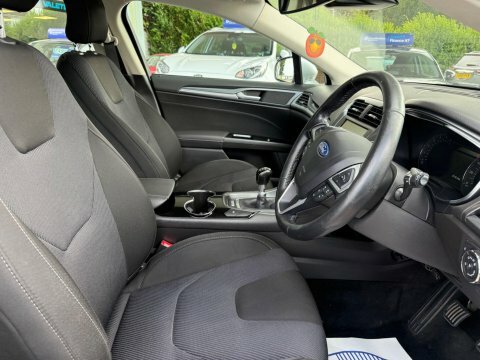 Ford Mondeo Titanium Tdci Red #18