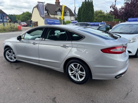 Ford Mondeo Titanium Tdci Red #8