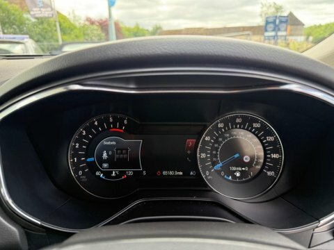 Ford Mondeo Titanium Tdci Red #28