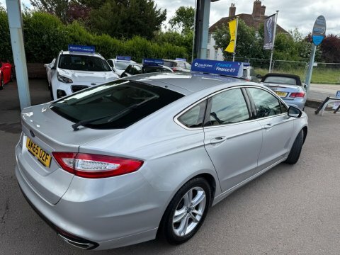 Ford Mondeo Titanium Tdci Red #11