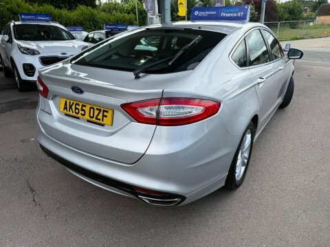 Ford Mondeo Titanium Tdci Red #12