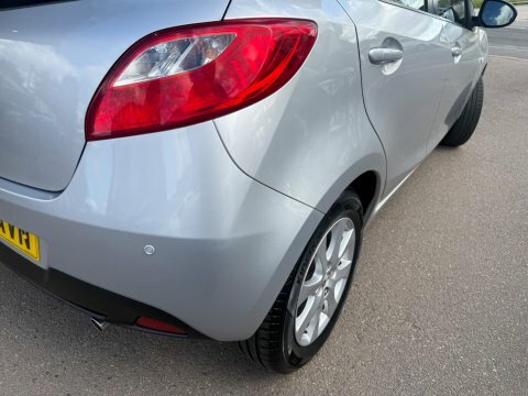 Mazda 2 1.3 Tamura White #33