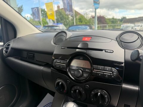 Mazda 2 1.3 Tamura White #16