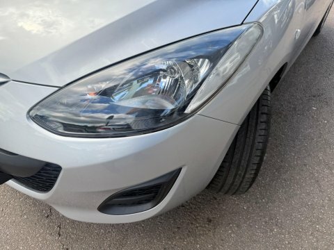 Mazda 2 1.3 Tamura White #31